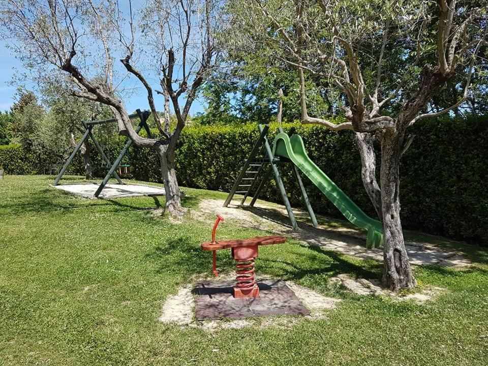 Agriturismo Fiore Di Campo Fermo Exterior foto